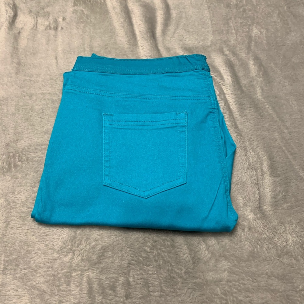 DG2 Comfort 5 Pocket Pull-On Teal Ankle Crop Jean